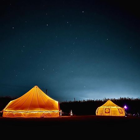 Отель The Follies Glamping Мейдстон Экстерьер фото