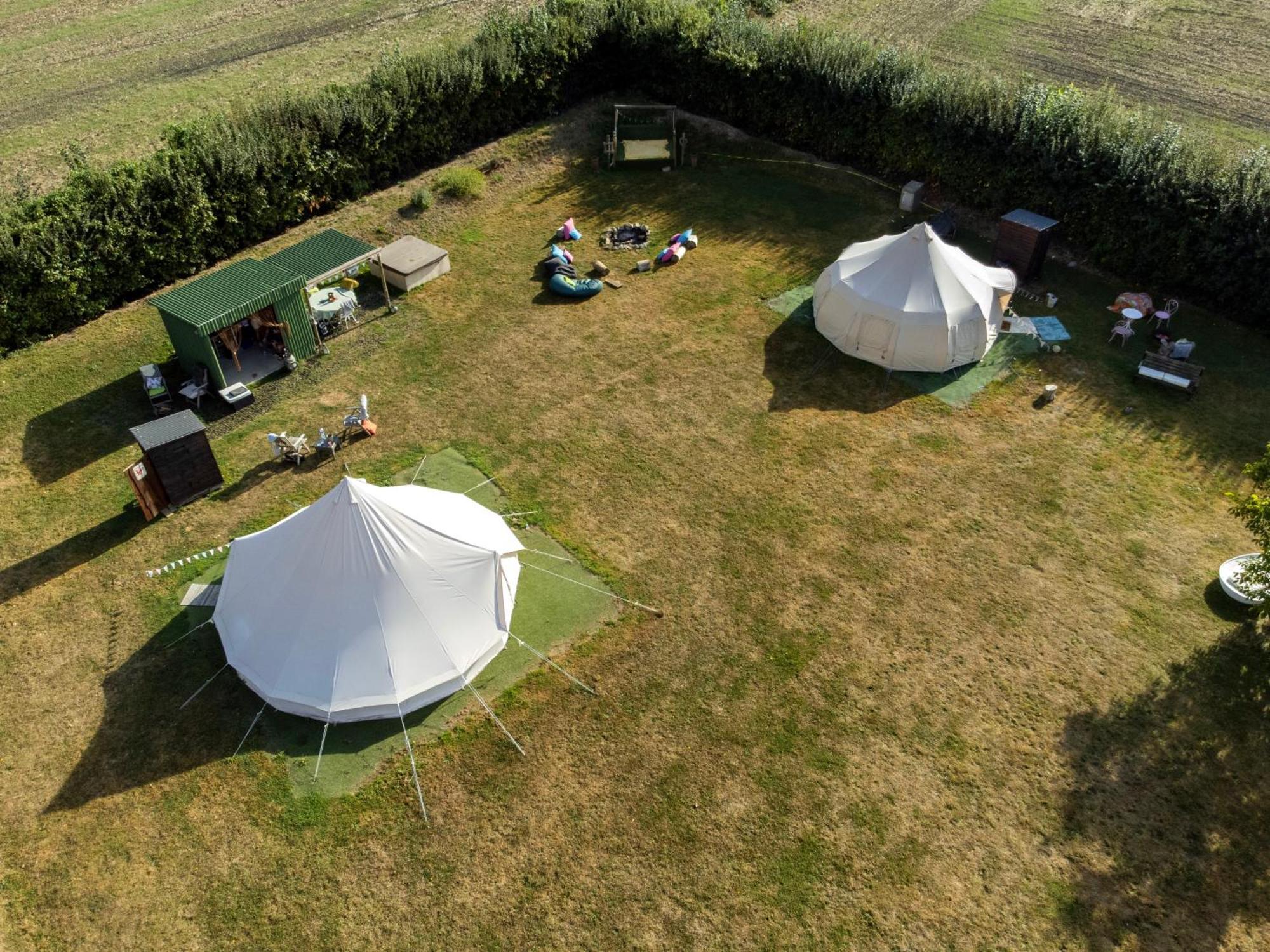 Отель The Follies Glamping Мейдстон Экстерьер фото